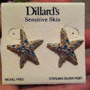 Dillard's Starfish Earrings! 💋