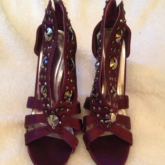 Heels - Picture 2 of 2