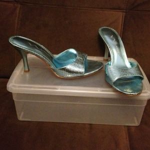 Cute light blue snakeskin design shoes