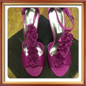 STEVE MADDEN peep toe heels
