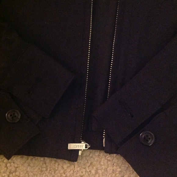 Black Spring/Fall jacket with hood 🌧⛈ - Picture 3 of 4