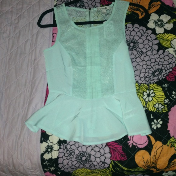 🎉SOLD🎉Aqua top :)