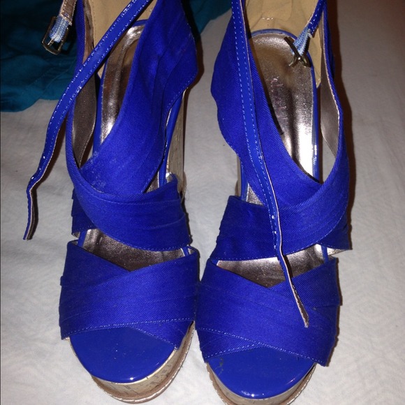 Blue wedges