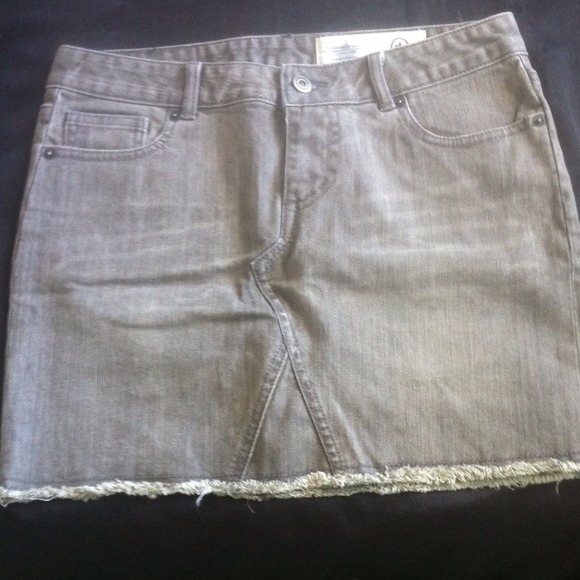 2 Converse denim skirts size 28 - Picture 2 of 4