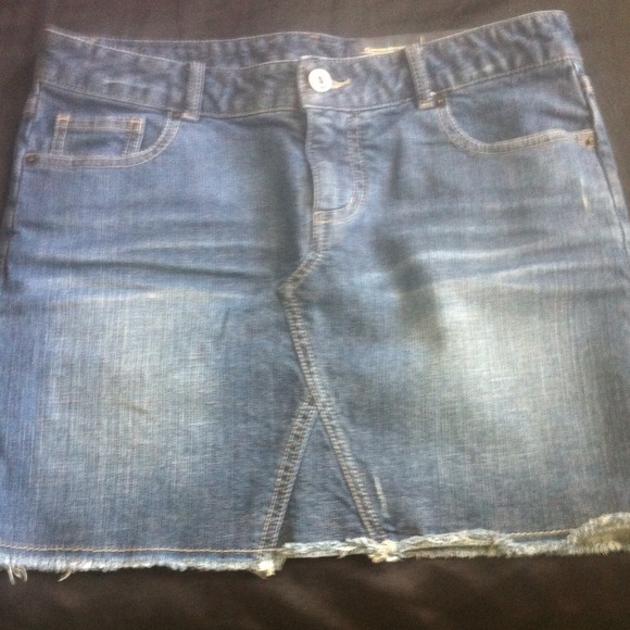 2 Converse denim skirts size 28 - Picture 3 of 4