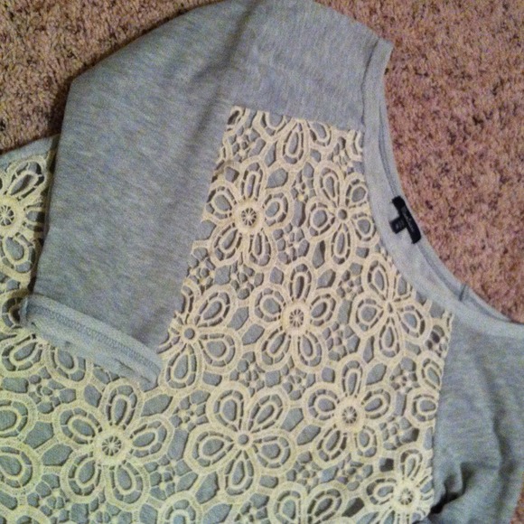 🚫 SOLD Grey/Cream Lace Sweatshirt - Picture 2 of 4