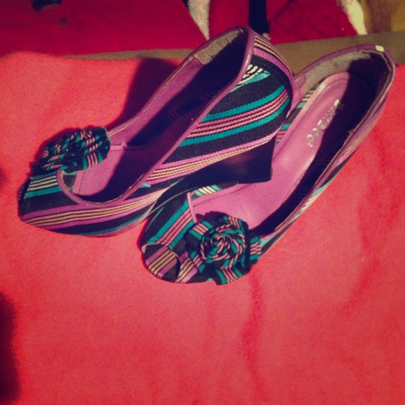 Striped wedge shoes by Bamboo