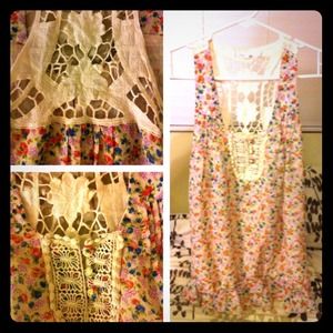 Floral laced back tank ❤❤