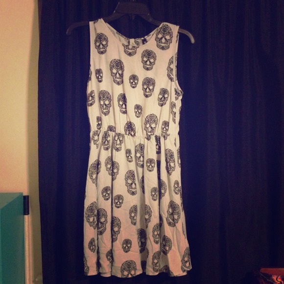 H&M skull print size 6 dress