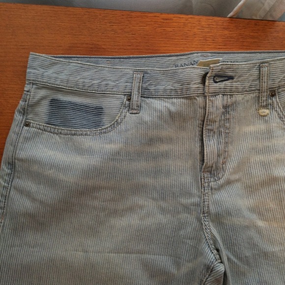 Never worn banana republic capris!