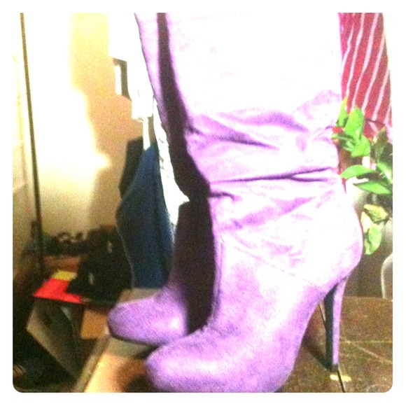 Beautiful Deep Purple Suede Paprika size 7 Boots
