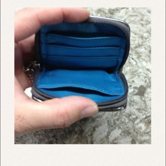 *AUTHENTIC* Coach poppy sequin phone wristlet. - Picture 3 of 4