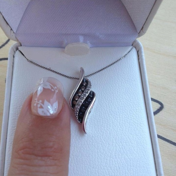 BRAND NEW IN BOX triple diamond necklace NO TRADES