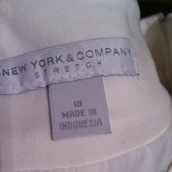 Stark white, stretch classific work skirt