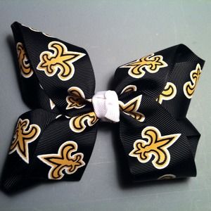 Fluer de Lis bow - 6" wide
