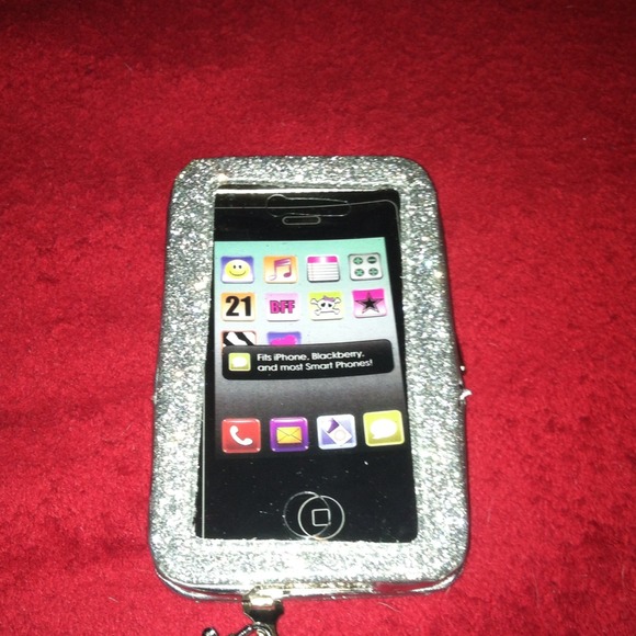 💢SOLD💢iPhone clutch in silver