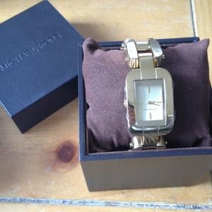 Price cut!! Authentic!!! Michael Kors ladys watch