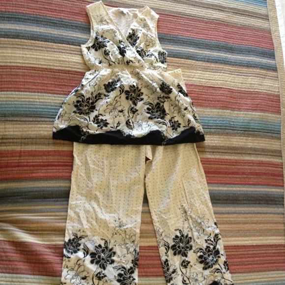 ❌Sold❌Maternity/Nursing PJs