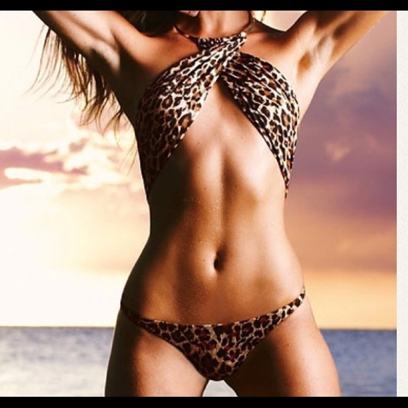 REDUCED!!!Vs swim suit NWOT 👙👙👙