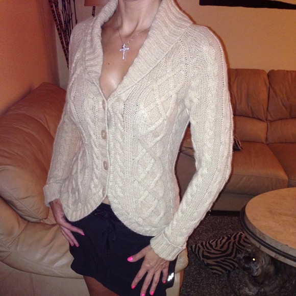 📛TRADED!📛Gold sweater with buttons- very warm :)