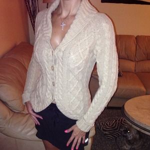 📛TRADED!📛Gold sweater with buttons- very warm :)