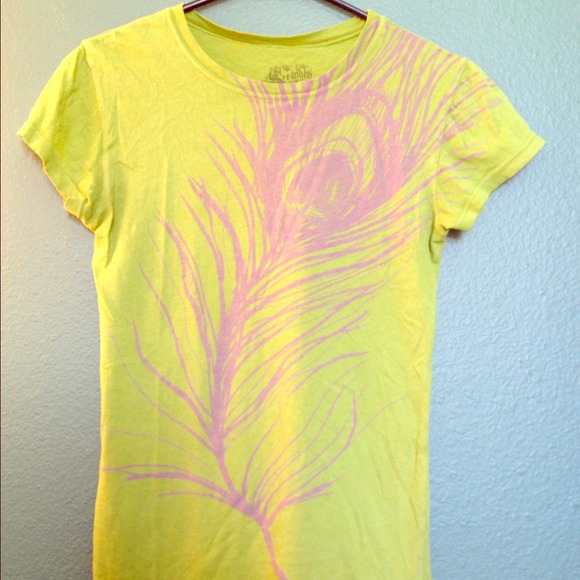 Olive green peacock print tee
