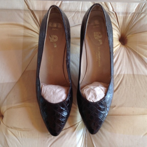 Alligator pump shoe's