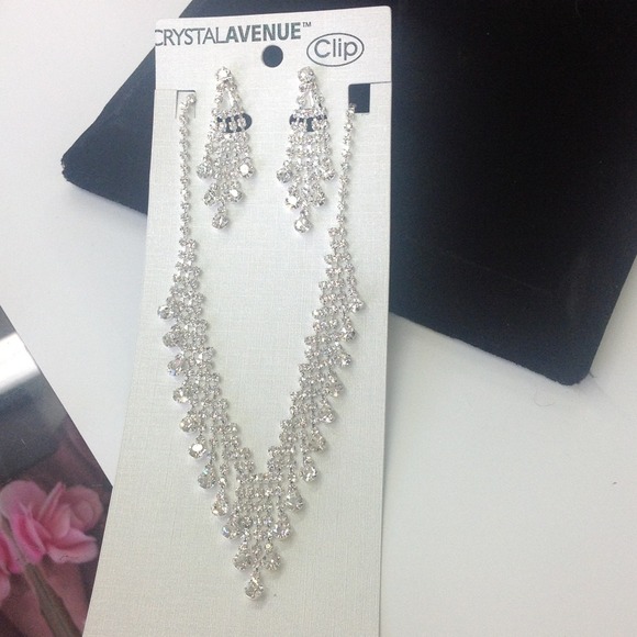 Rhinestone necklace and earring set
