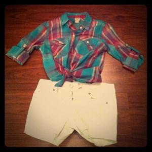 American Eagle white denim shorts.