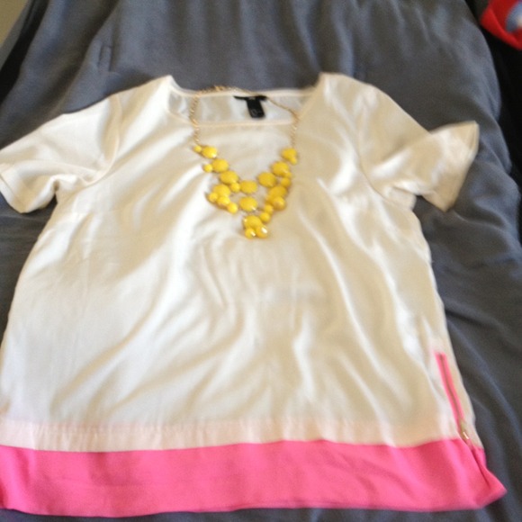 💢SOLD💢Great H&M Spring Blouse