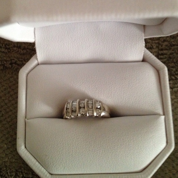 ❗Reduced❗1/2 Carat 14k White Gold Diamond Ring