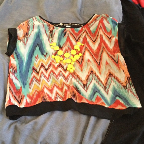 💢SOLD💢Fun Tribal print Blouse