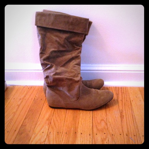 🏮Reduced🏮Tan boots. Size 9.  Perfect condition.