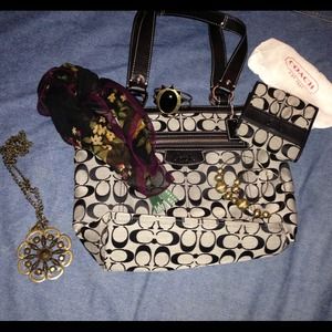 Coach black /gray handbag gently used (SOLD)