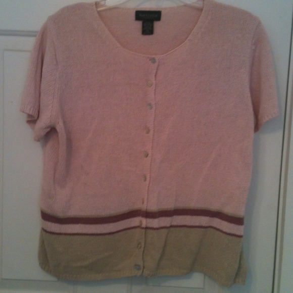 Short sleeve spring colors top