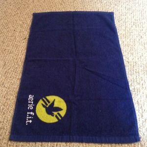 NWOT aerie fit sweat towel