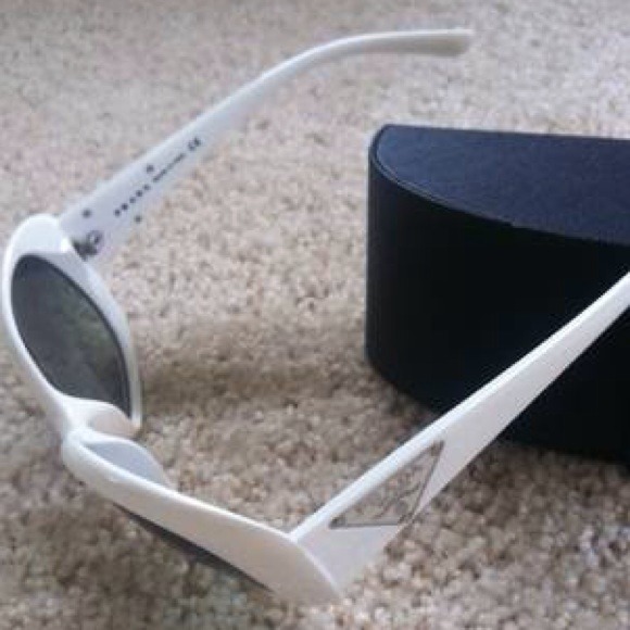 Prada Glam sunglasses - Picture 2 of 3