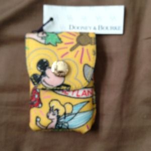 New Authentic Dooney and Bourke/Disney card holder