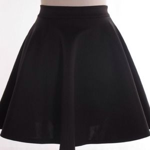 Trés Chic Skirt