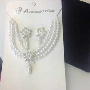 Pearl and crystal earring and necklace set