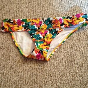 NWOT Victoria's Secret bikini bottom