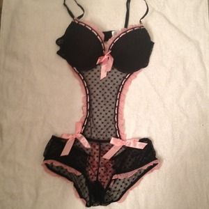 One piece lingerie and scarf bundle! 💚