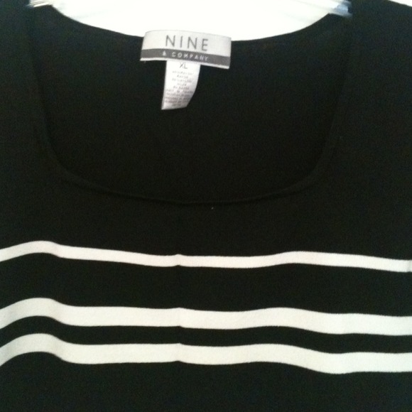 Great Top for Work - Picture 2 of 4