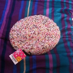 Joe boxer knitted hat.