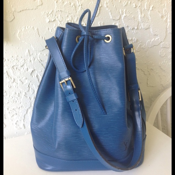 🚫SOLD🚫 Louis Vuitton Large Blue Noe Epi