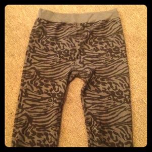 🌟BRAND NEW!🌟Leopard/zebra print leggings!💟