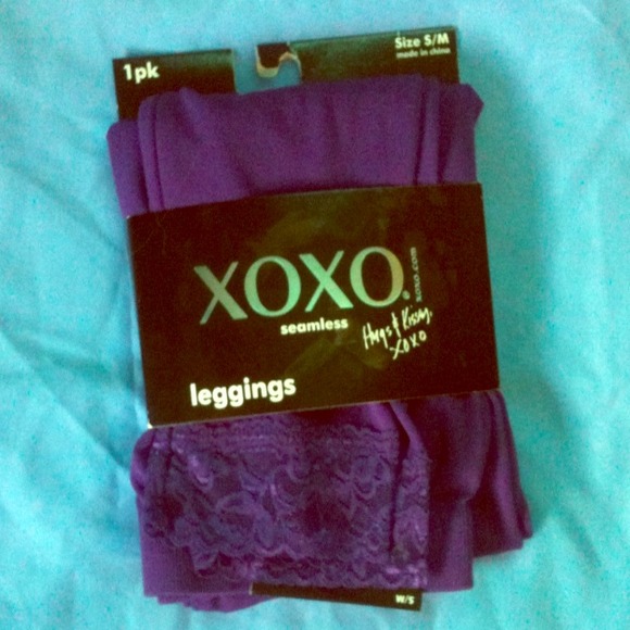 ↘Reduced↙ 🔹NWT🔹 XOXO Purple leggings!😍