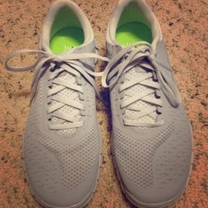 💥HOLD💥Grey Nike aerobic tennis shoes