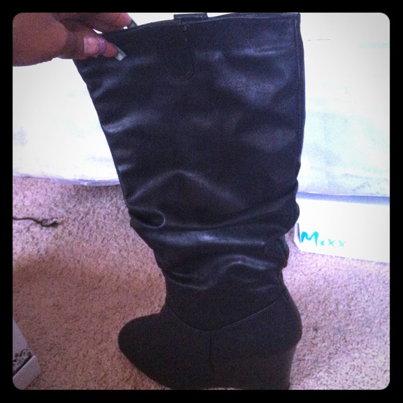 Wedge slouchy boot
