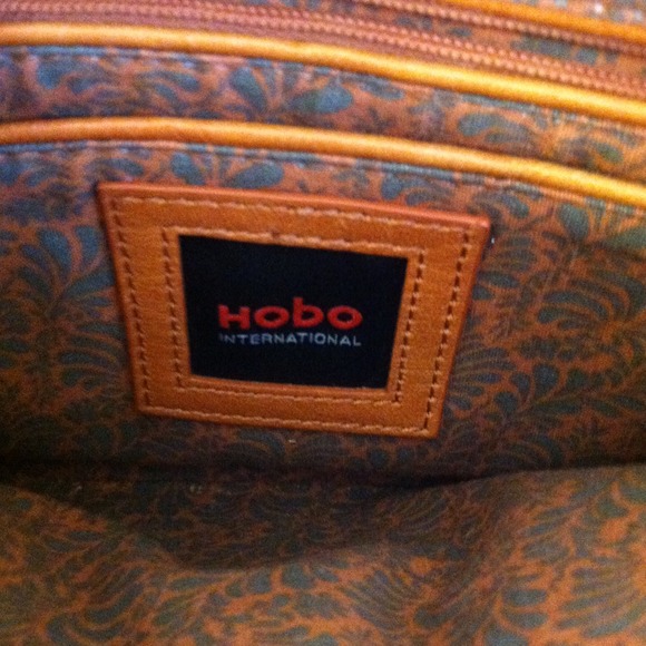 Hobo International Fern Leather Crossbody Bag in Orange | Lyst HOBO International orange satchel!
